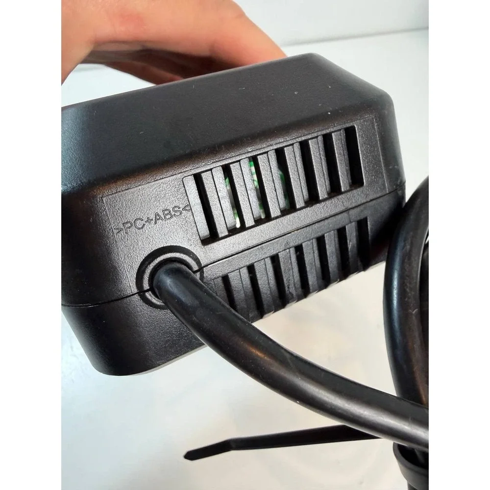 Makita DC4001 40V Max XGT Battery Charger‎